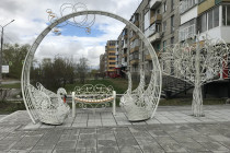 арт-объекты "Лебеди", "Арка", "Скамья любви" и "Дерево",  г.Серов - фото - 2