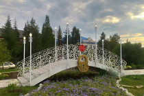 арт-объект "Мост любви",  г.Волчанск - фото - 3