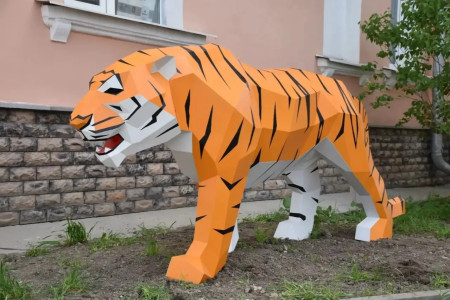 Полигональные фигуры из металла